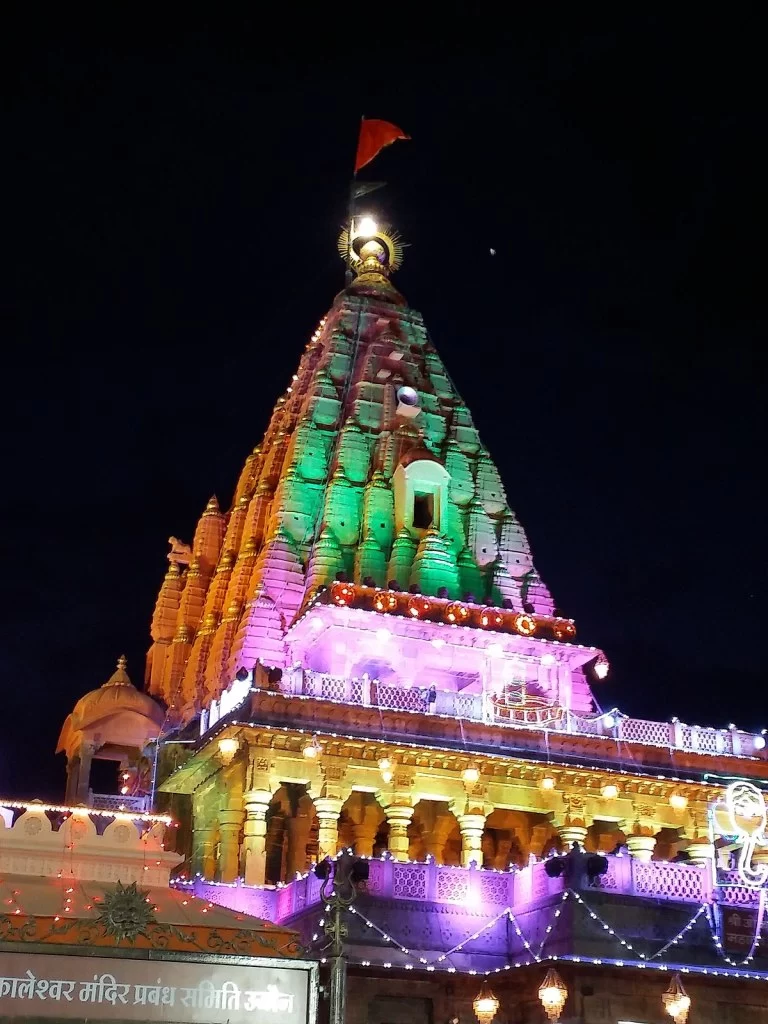Photo of Mahakaleshwar temple Ujjain, Way to River Kshipra, Jaisinghpura, Mahidpur, Madhya Pradesh, India by Life On Wheels - Abhiksha
