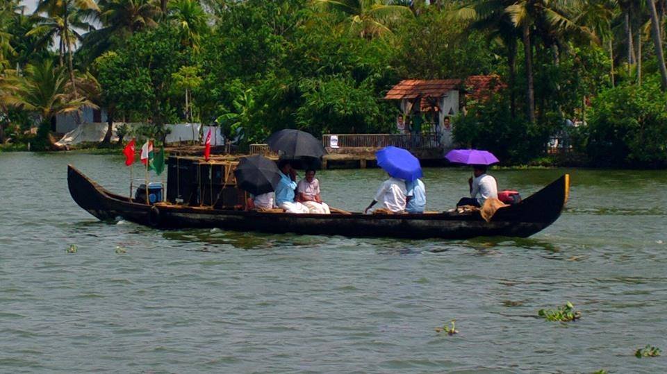 Photo of Alappuzha Backwaters - lots of chemmeen but no Karuthamma 18/34 by Chendilk