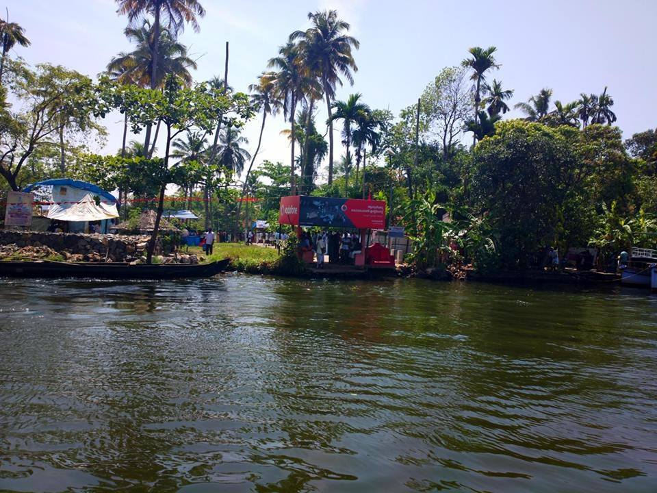 Photo of Alappuzha Backwaters - lots of chemmeen but no Karuthamma 29/34 by Chendilk