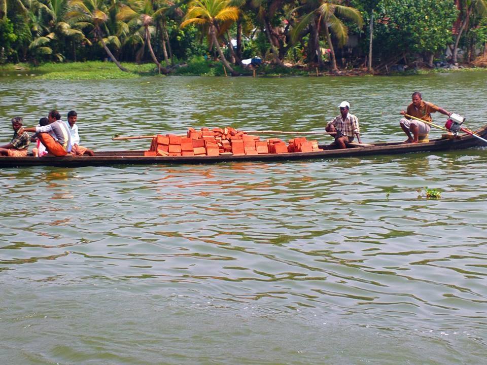 Photo of Alappuzha Backwaters - lots of chemmeen but no Karuthamma 12/34 by Chendilk