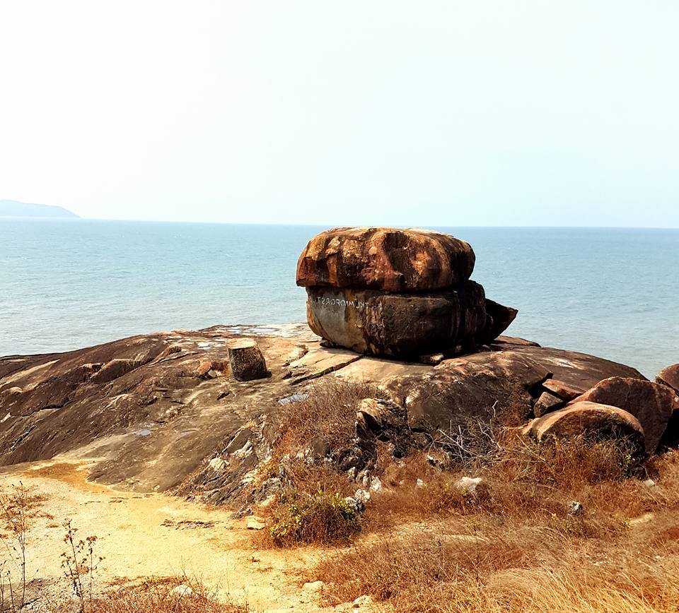 Photo of Day tripping on an island in Goa 11/17 by Just too Umezing