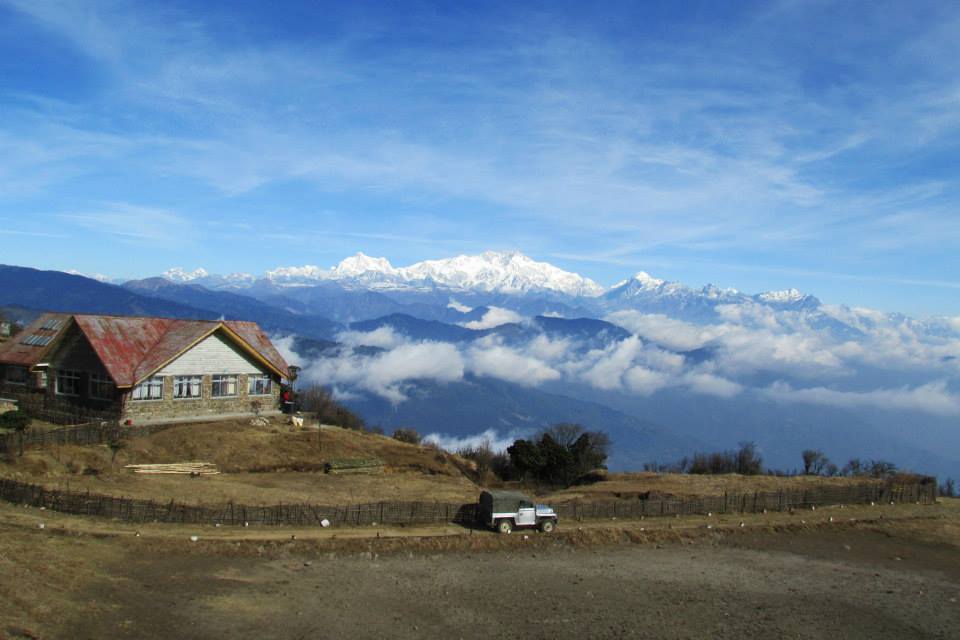 Photo of Landrover and Kanchenjunga 3/6 by Kasturi Karuna