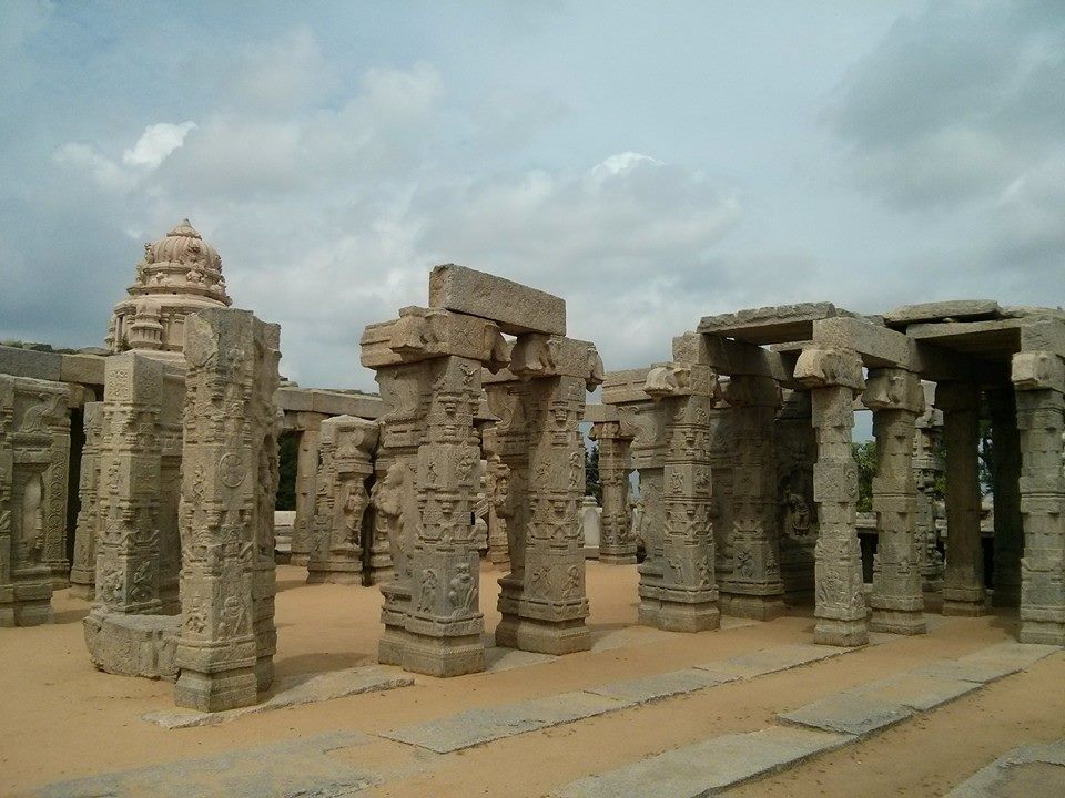 Photo of Lepakshi 7/13 by dexterkarthik
