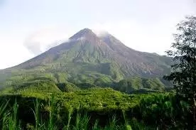 Photo of Mount Merapi, Suroteleng, Central Java, Indonesia by Nor Amanah