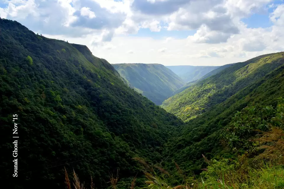 Photo of Mawkdok, Meghalaya, India by Sounak Ghosh