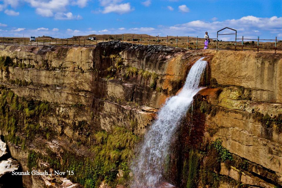 Photo of Daiñthlen Falls, Cherrapunjee, Meghalaya, India by Sounak Ghosh