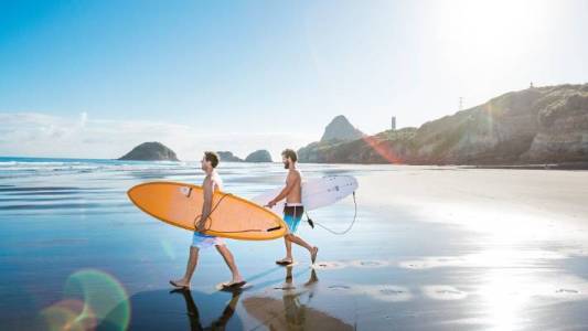 Photo of The Best Month to Visit New Zealand: A Guide to Seasonal Delights - Best Destination Guide by Tim Walters