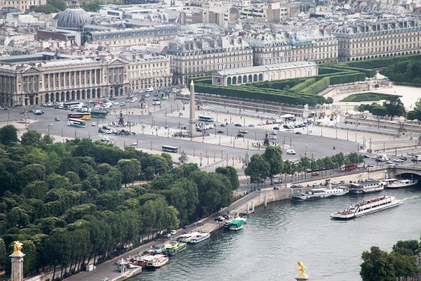 Photo of One Day in Paris - Tripping Star by TUSHAR RASTOGI