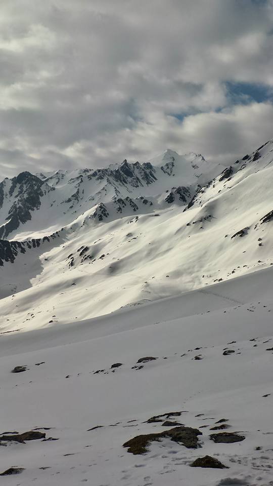 Photo of When your heart is set and the mind ajar, don't worry and climb to Sar: Sar Pass, Himachal Diaries 1/17 by Tushar Chatterji