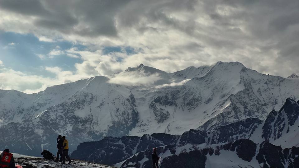 Photo of When your heart is set and the mind ajar, don't worry and climb to Sar: Sar Pass, Himachal Diaries 8/17 by Tushar Chatterji