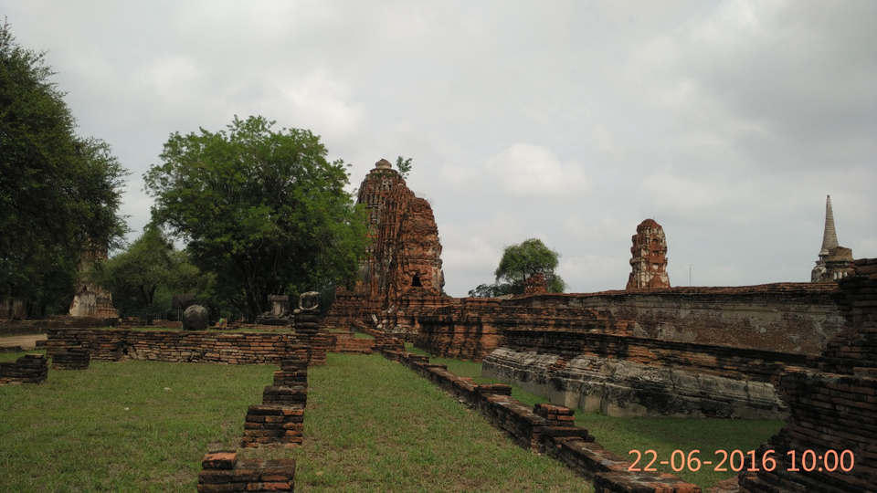 Photo of Roads Less Traveled in Thailand - Ayutthaya by Muthu Venkatesh