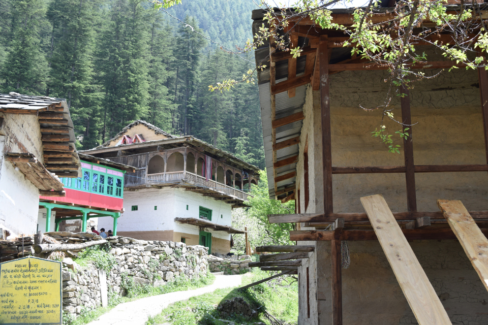 Photo of Jibhi: A Scenic Hamlet in Banjar Valley by Lovleen Kaur
