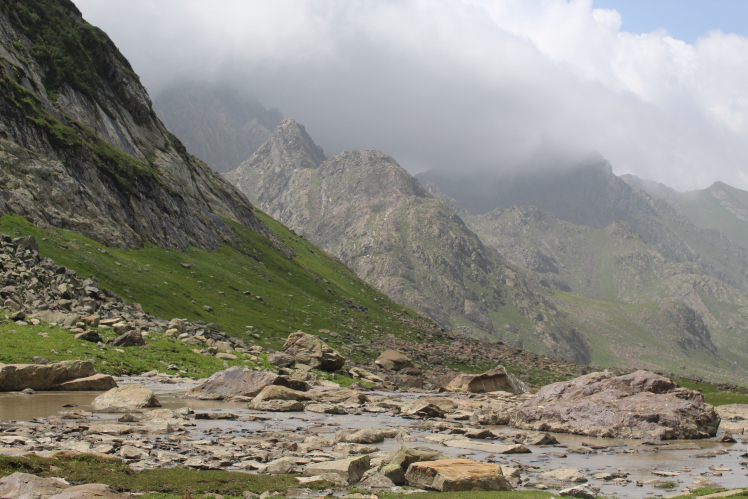 Photo of Kashmir Great Lakes Trek: The Spectacular Beauty 2/11 by Yogini Patil