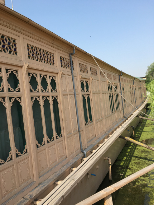 Photo of The Floating Hotels of Kashmir !! by Astha Gupta