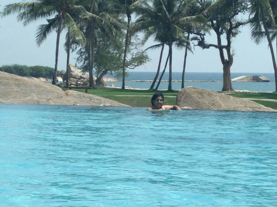 Photo of Pool and Sea by Bhargavi Rathi
