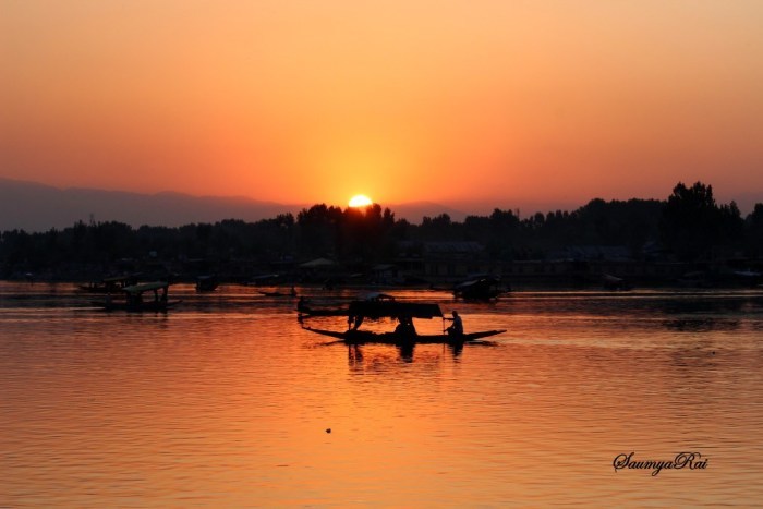 Photo of Sunset at Dal Lake, Srinagar by Road to Taste