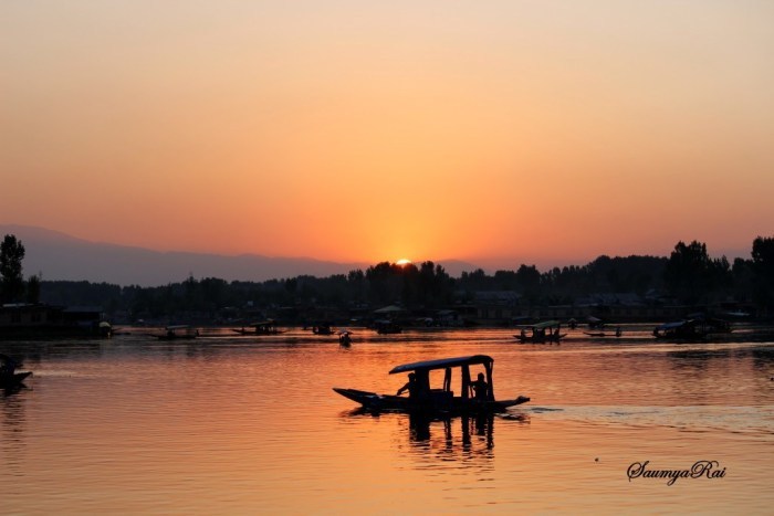 Photo of Sunset at Dal Lake, Srinagar by Road to Taste