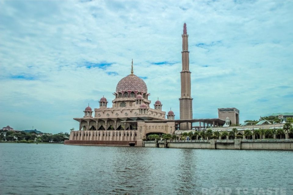 Photo of How to save big on your next international vacation! 1/12 by Road to Taste