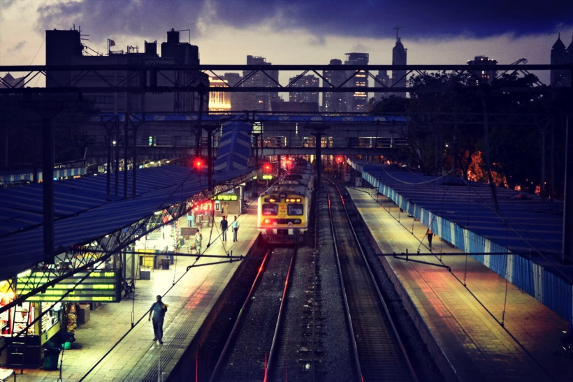 Photo of Marine Lines, Mumbai, Maharashtra, India by Samtravelogue