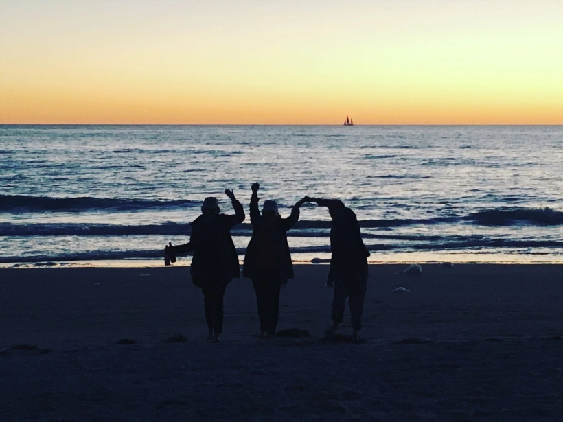 Photo of Juhu, Mumbai, Maharashtra, India by Samtravelogue