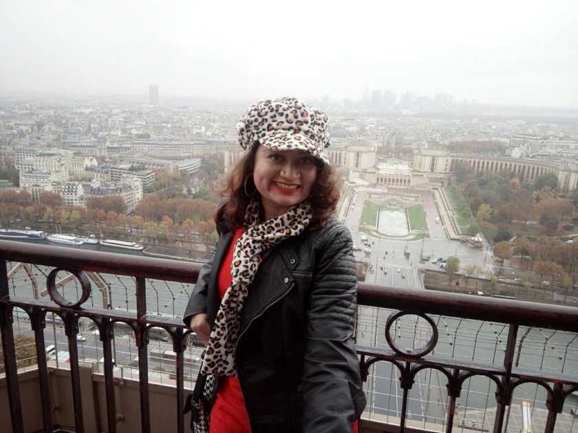 Photo of Eiffel Tower, Avenue Anatole France, Paris, France by Nikhita Shere