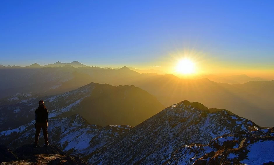 Photo of Kedarkantha Peak, Singtur Range, Uttarakhand, India by Life Outside Cubicle (Shruthi B P)