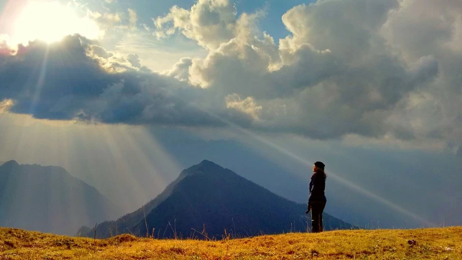 Photo of Sar Pass, Sosan, Himachal Pradesh, India by Life Outside Cubicle (Shruthi B P)