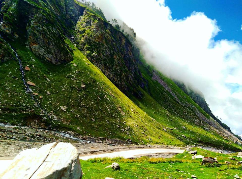 Photo of Rohtang Pass, Burwa, Himachal Pradesh, India by Megha Sharma