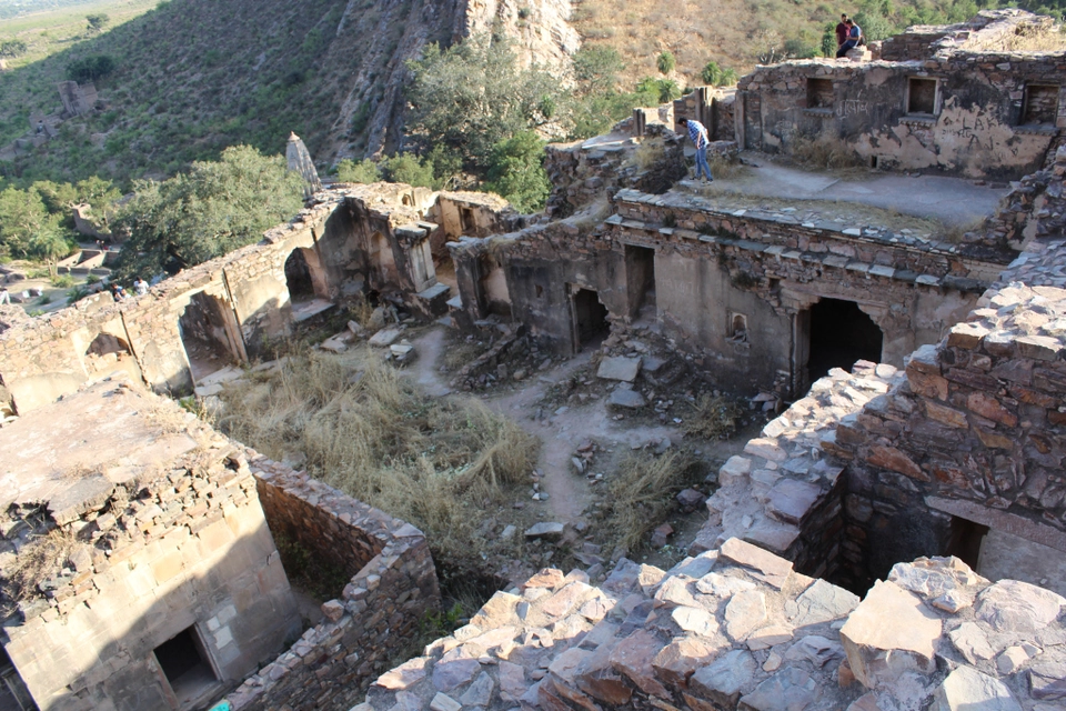 Photo of Bhangarh Fort, Bhangarh, Rajasthan, India by Prashant Srivastava