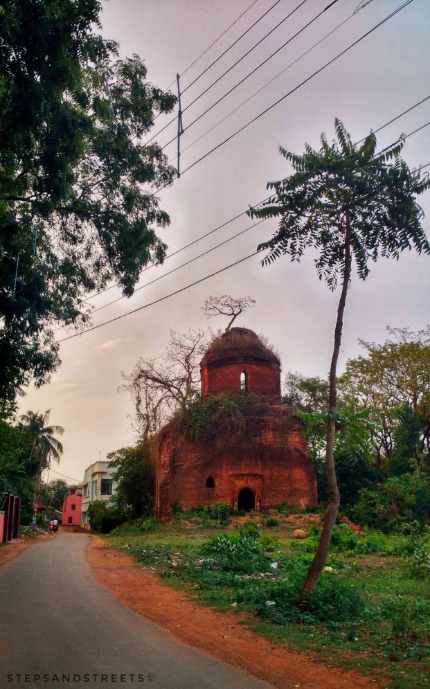 Photo of Road trip to a long-lost temple town of Bengal! · Steps and Streets 12/16 by Tanisha Guin
