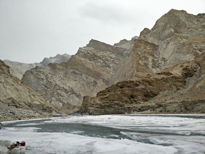 Photo of A cutoff from the world - Chadar trek by mikkuhu thesurfers