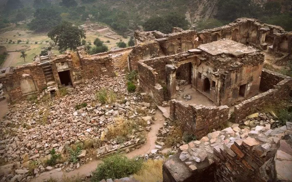 Photo of Bhangarh by Sayan Debnath