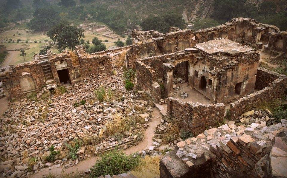 Photo of Bhangarh..the Ruined Fort City!!! 25/30 by Sayan Debnath