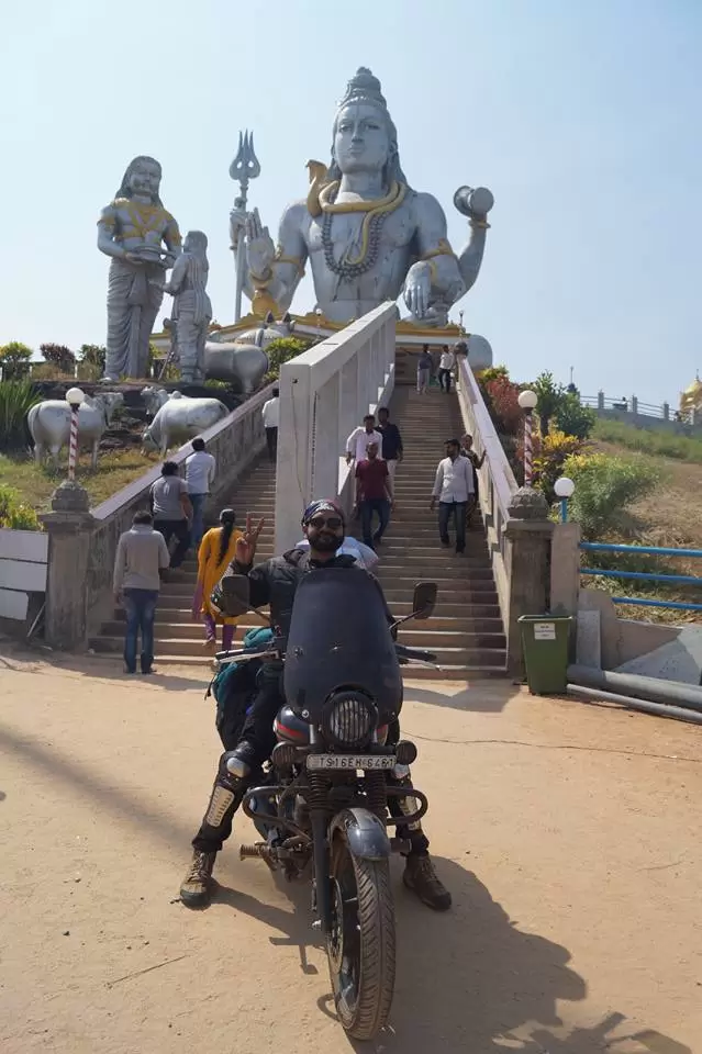 Photo of Murudeshwar, Karnataka, India by Sravan Yadav