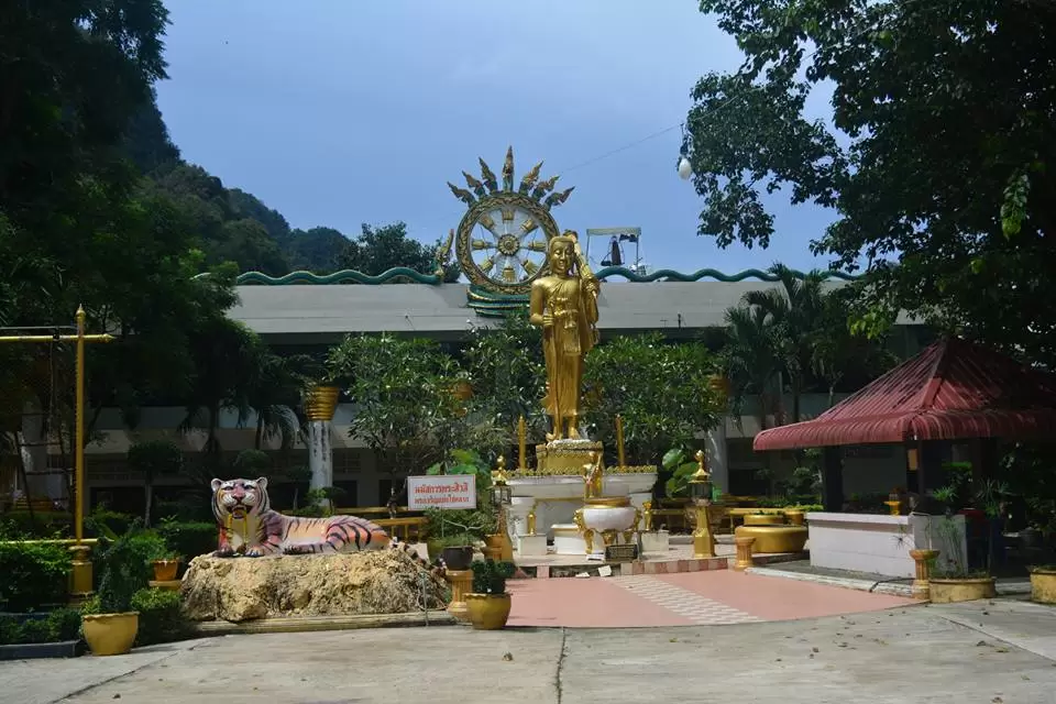 Photo of Tiger Temple, วัด ถ้ำ เสือ, Tambon Krabi Noi, Amphoe Mueang Krabi, Chang Wat Krabi 81000, Thailand by NIKHIL JAIN