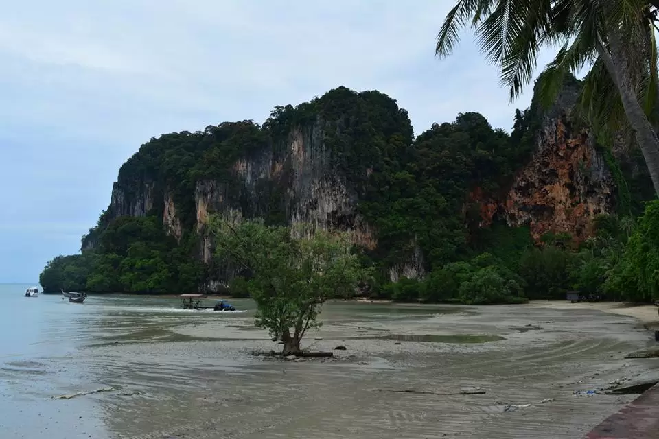 Photo of Railay Beach, Railay Beach, Krabi, Thailand by NIKHIL JAIN