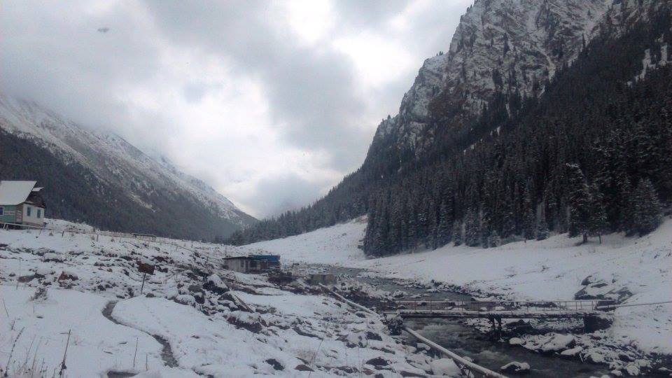 Photo of Altyn Arashan Valley by Vivek Narendran