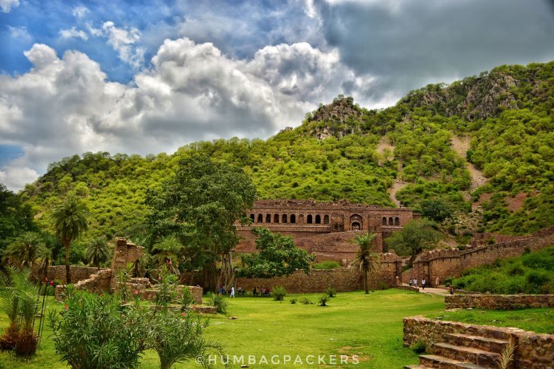 Photo of Mystery Behind The Most Haunted Place Bhangarh! 2/10 by Neer Rajora - (Navigatio) "Rajasthani Pahadan"