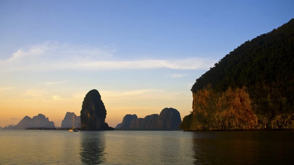 Photo of 3 Days in Phuket - Things to do. · MAP CAMERA TRAVEL by Map Camera Travel