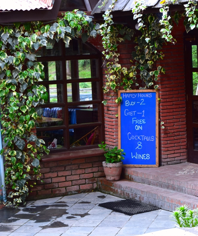 Photo of Insta envy cafés in Manali where you can sip & binge under INR 500 by Manmeet Kaur