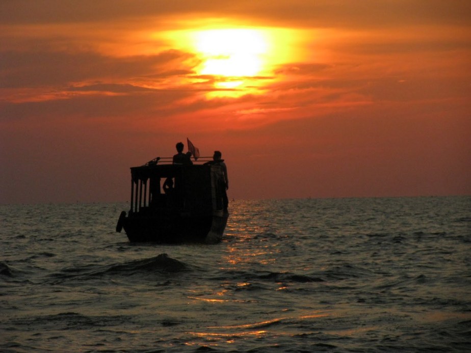 Photo of Sunset by Tonle Sap Lake, Siem Reap, Cambodia. A photo walk. by Rommanne