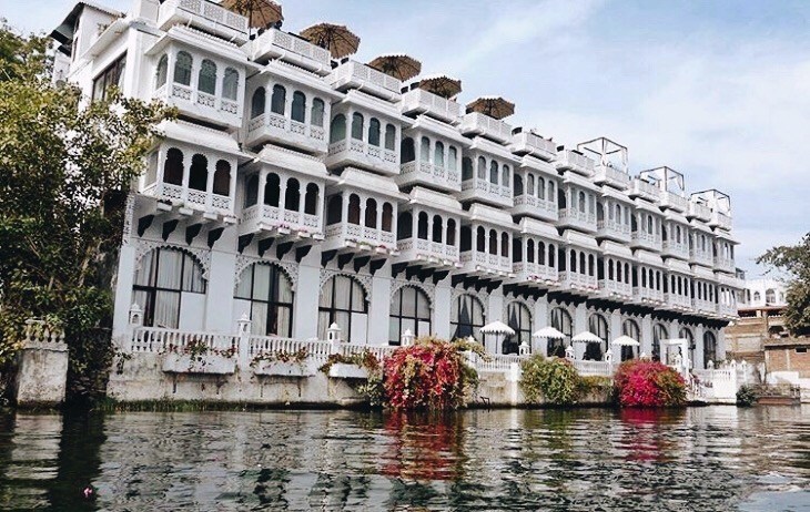 Photo of Stay in this Lavish Hotel Facing the Lake City of India on a Mid-Budget! 1/1 by Ananya Ghosh