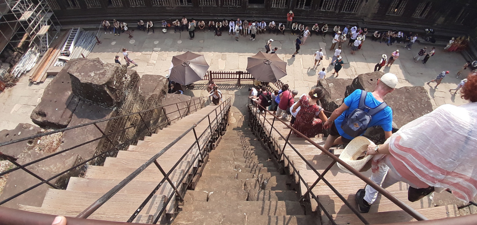 Photo of Angkor Wat, Krong Siem Reap, Cambodia by Vikram Mn