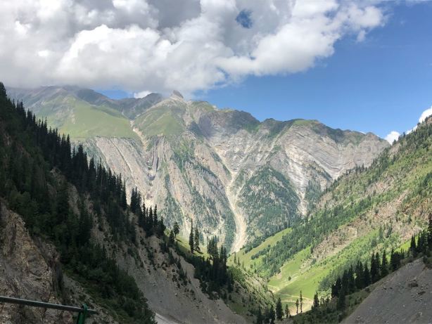 Photo of Travelogue: Mission Kashmir - Srinagar, Gulmarg, Pahalgam and Amanath trek by Vikram Mn