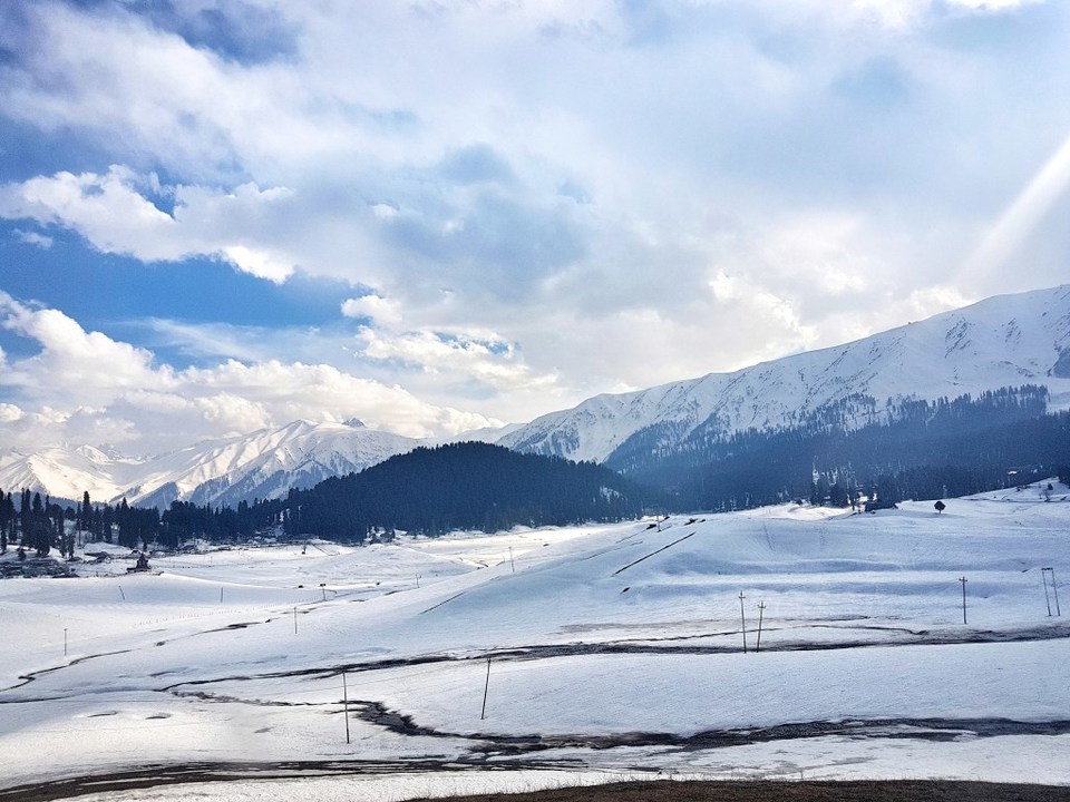 Photo of India's Very Own Winter Wonderland: Gulmarg 4/8 by Twinkle Bakshii