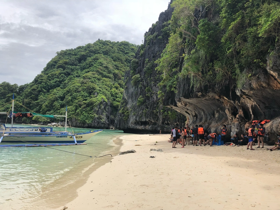 Photo of Small Lagoon, El Nido, Philippines by Venkatesh Nayak