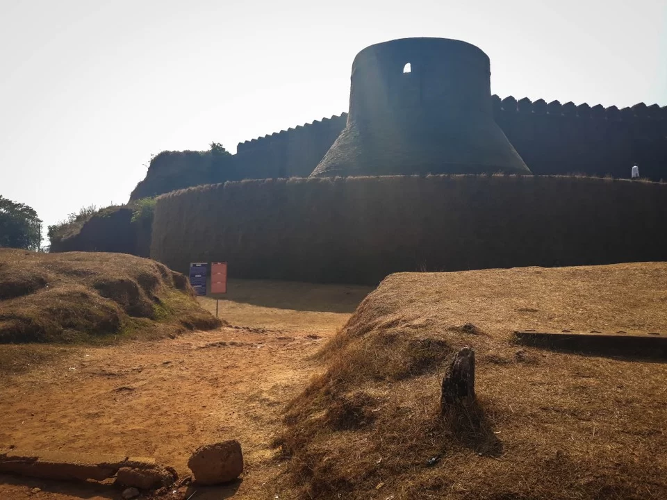 Photo of Mirjan Fort, Mirjan Fort Road, Mirjan, Karnataka, India by GlobalOutcast