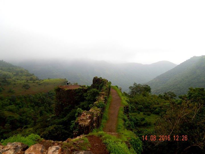 Photo of Head out to this Unexplored Hill Station of Maharashtra. by Radhika Thankar