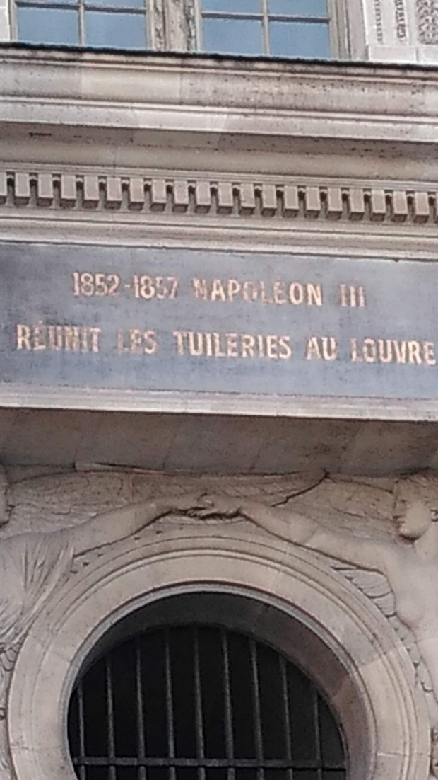 Photo of Louvre Museum, Rue de Rivoli, Paris, France by Balaka Basu