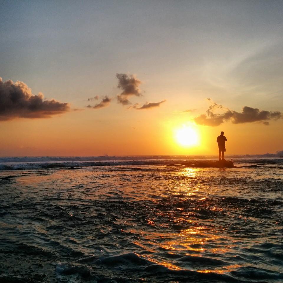 Photo of Backpacking Bali : Mega Clubs Beaches Parties and a lot Of KupuKupu Malam 2/13 by Brokedudetraveling